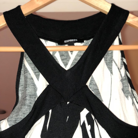 Express dress - Picture 4 of 4